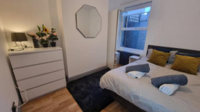 Big Double Room, 20 mins to London